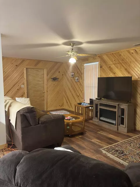 Living - 2845 Mary Ingles Hwy E, Augusta, KY 41002 photo 1 of 1