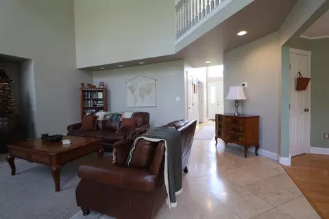 Entry Way - 4020 Stapleton Acres, Dover, KY 41034 photo 2 of 4
