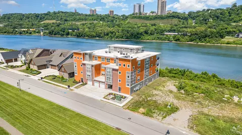 617 Manhattan Blvd #204, Dayton, KY 41074