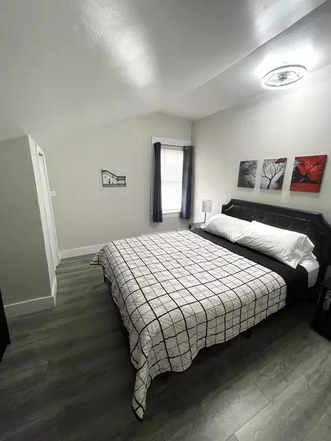 Bedroom - 1333 Scott St, Covington, KY 41011 photo 2 of 10