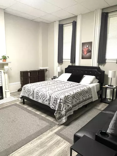 Bedroom - 1333 Scott St, Covington, KY 41011 photo 3 of 10