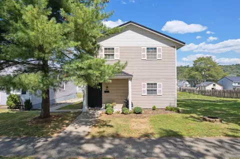 421 Forest Ave, Maysville, KY 41056