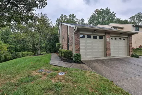 250 Shaker Heights Ln, Crestview Hills, KY 41017