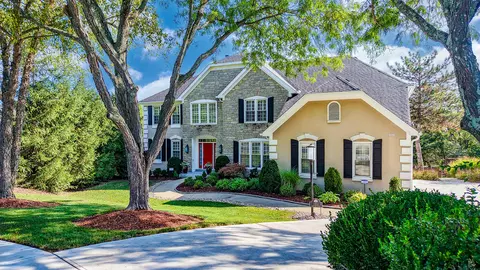 1933 Peartree Ct, Villa Hills, KY 41017