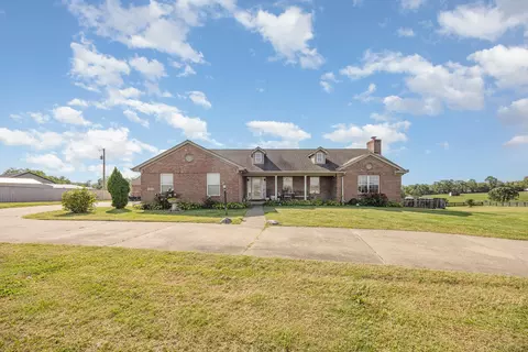 8449 Locust Grove Rd, Burlington, KY 41005