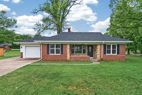 604 Robbins Ave S, Falmouth, KY 41040