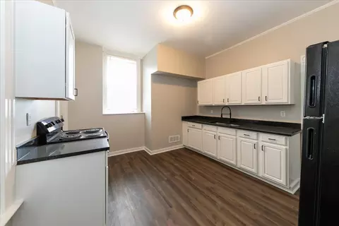 Kitchen - 2009 Greenup St, Covington, KY 41014 photo 3 of 3