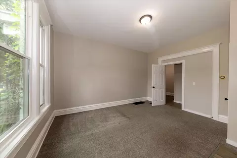 Living - 2009 Greenup St, Covington, KY 41014 photo 3 of 3