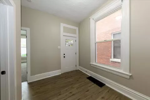 Entry Way - 2009 Greenup St, Covington, KY 41014 photo 2 of 2