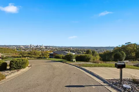 534 Scenic Dr, Park Hills, KY 41011