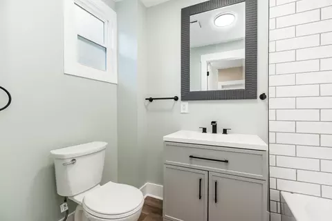 Bath - 209 E 10th St, Covington, KY 41011 photo 1 of 1