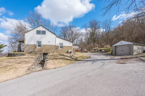 Exterior - 435 River Rd, Bromley, KY 41016 photo 10 of 11