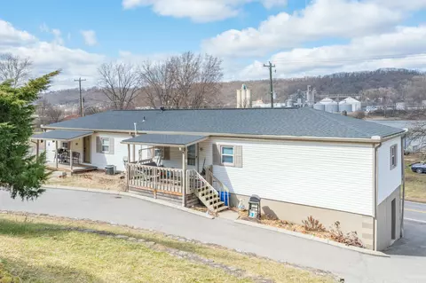 Exterior - 435 River Rd, Bromley, KY 41016 photo 4 of 11