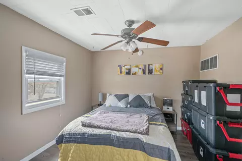 Bedroom - 435 River Rd, Bromley, KY 41016 photo 1 of 3