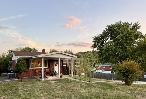 9039 Oak Ln, Alexandria, KY 41001