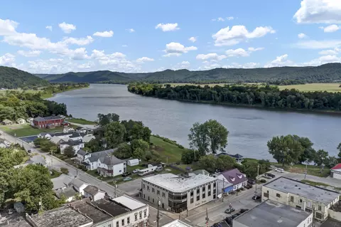 12 Second St #A, Vanceburg, KY 41179