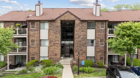 48 Woodland Hills Dr #7, Southgate, KY 41071