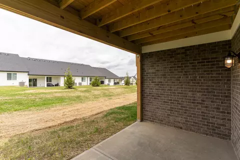 Exterior - 2175 Esplanade St, Union, KY 41091 photo 6 of 7