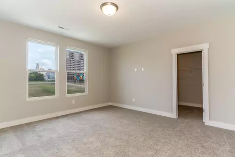 Bedroom - 126 W 4th St, Covington, KY 41011 photo 3 of 4