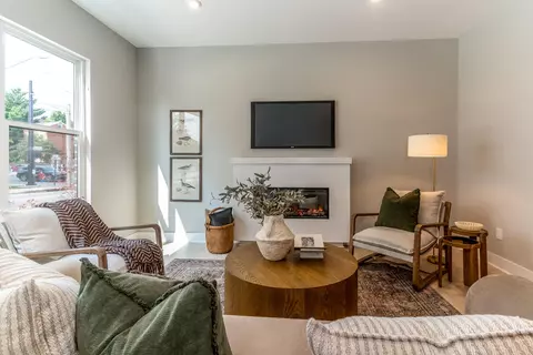 Living - 126 W 4th St, Covington, KY 41011 photo 5 of 6