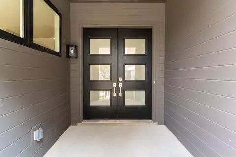 Entry Way - 126 W 4th St, Covington, KY 41011 photo 1 of 2