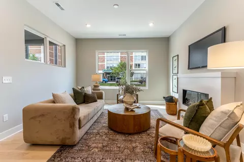 Living - 126 W 4th St, Covington, KY 41011 photo 1 of 6