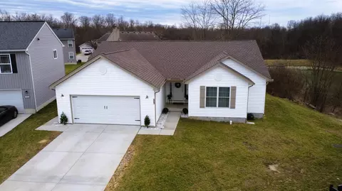 122 Keeneland Dr, Williamstown, KY 41097