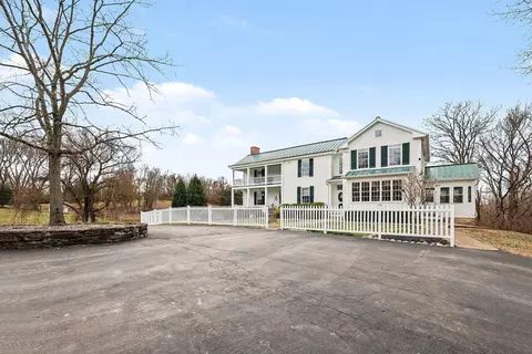 5225 Whitton Rd, Petersburg, KY 41080