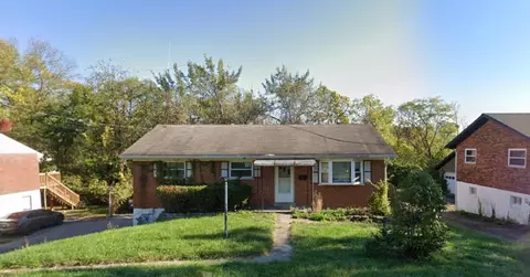 281 Sunset Dr, Highland Heights, KY 41076