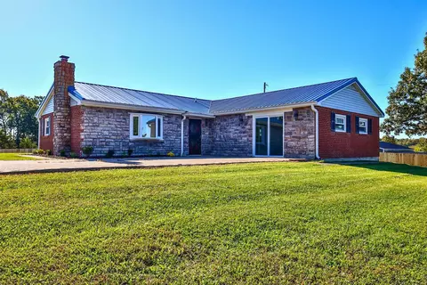 313 Stephens Dr, Falmouth, KY 41040