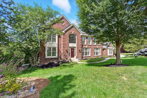 1 Colonel Pointe Dr, Wilder, KY 41076