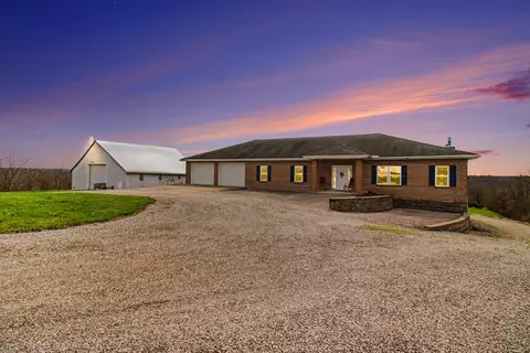1986 Walcott Johnsville Rd, Foster, KY 41043