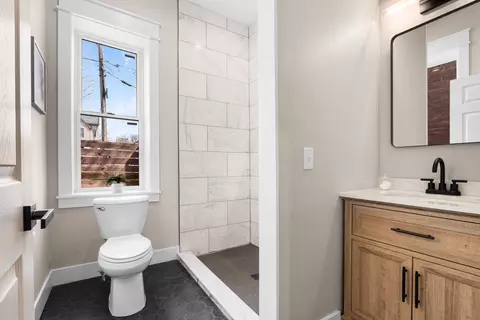 Bath - 1102 Lee St, Covington, KY 41011 photo 1 of 3
