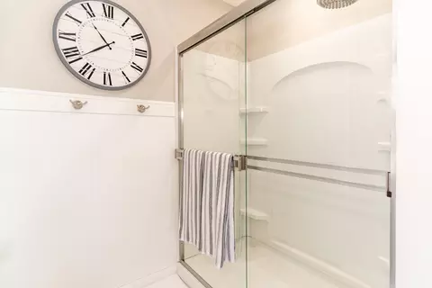 Bath - 5019 Pinebluff Ct, Burlington, KY 41005 photo 4 of 6