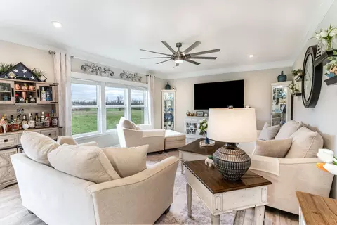Living - 5019 Pinebluff Ct, Burlington, KY 41005 photo 1 of 4