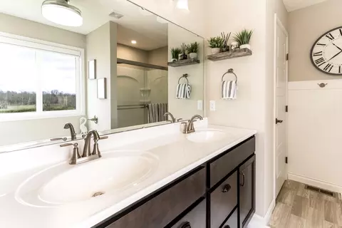 Bath - 5019 Pinebluff Ct, Burlington, KY 41005 photo 3 of 6