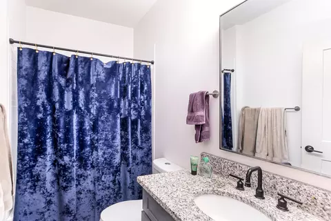 Bath - 1039 Lee St, Covington, KY 41011 photo 2 of 6