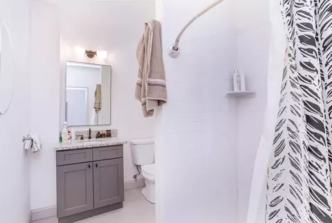 Bath - 1039 Lee St, Covington, KY 41011 photo 4 of 6
