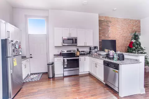Kitchen - 1039 Lee St, Covington, KY 41011 photo 1 of 6