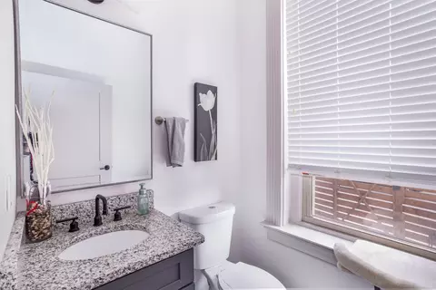 Bath - 1039 Lee St, Covington, KY 41011 photo 1 of 6