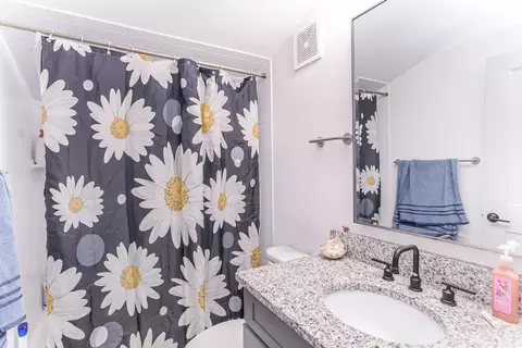 Bath - 1039 Lee St, Covington, KY 41011 photo 6 of 6