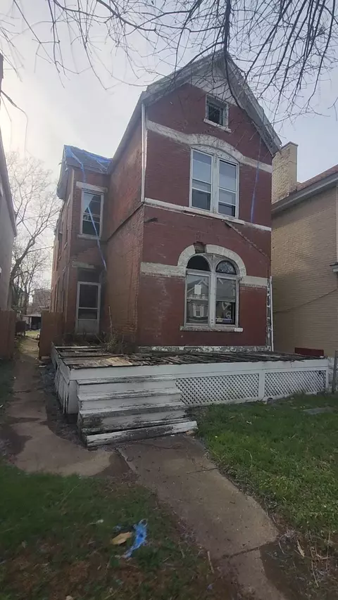 1717 Greenup St, Covington, KY 41011
