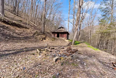 1197 Beans Fork Rd, Middlesboro, KY 40965 photo 14