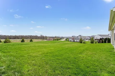 Exterior - 2220 Amici Dr, Covington, KY 41017 photo 4 of 4