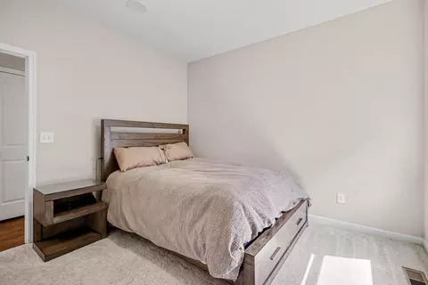 Bedroom - 2220 Amici Dr, Covington, KY 41017 photo 5 of 5