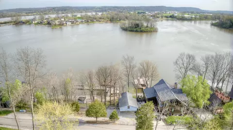 609 Hillandale Dr, Sanders, KY 41083