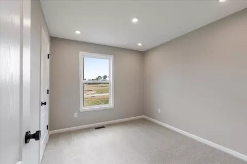 Bedroom - 3056 Belleglade Dr, Covington, KY 41015 photo 5 of 6
