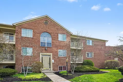 5 Highland Meadows Dr #8, Highland Heights, KY 41076