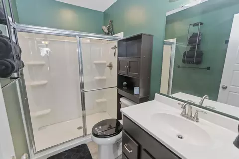 Bath - 2323 Piazza Rdg, Covington, KY 41017 photo 1 of 2