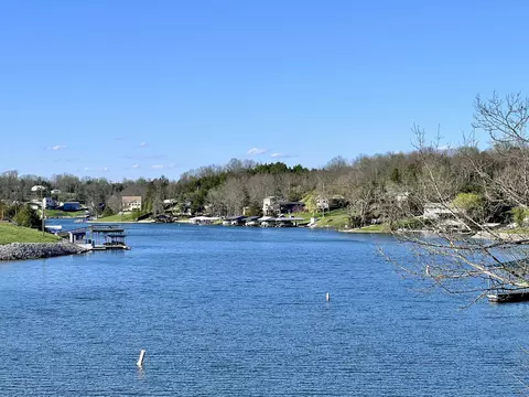 255 Highview Dr, Williamstown, KY 41097